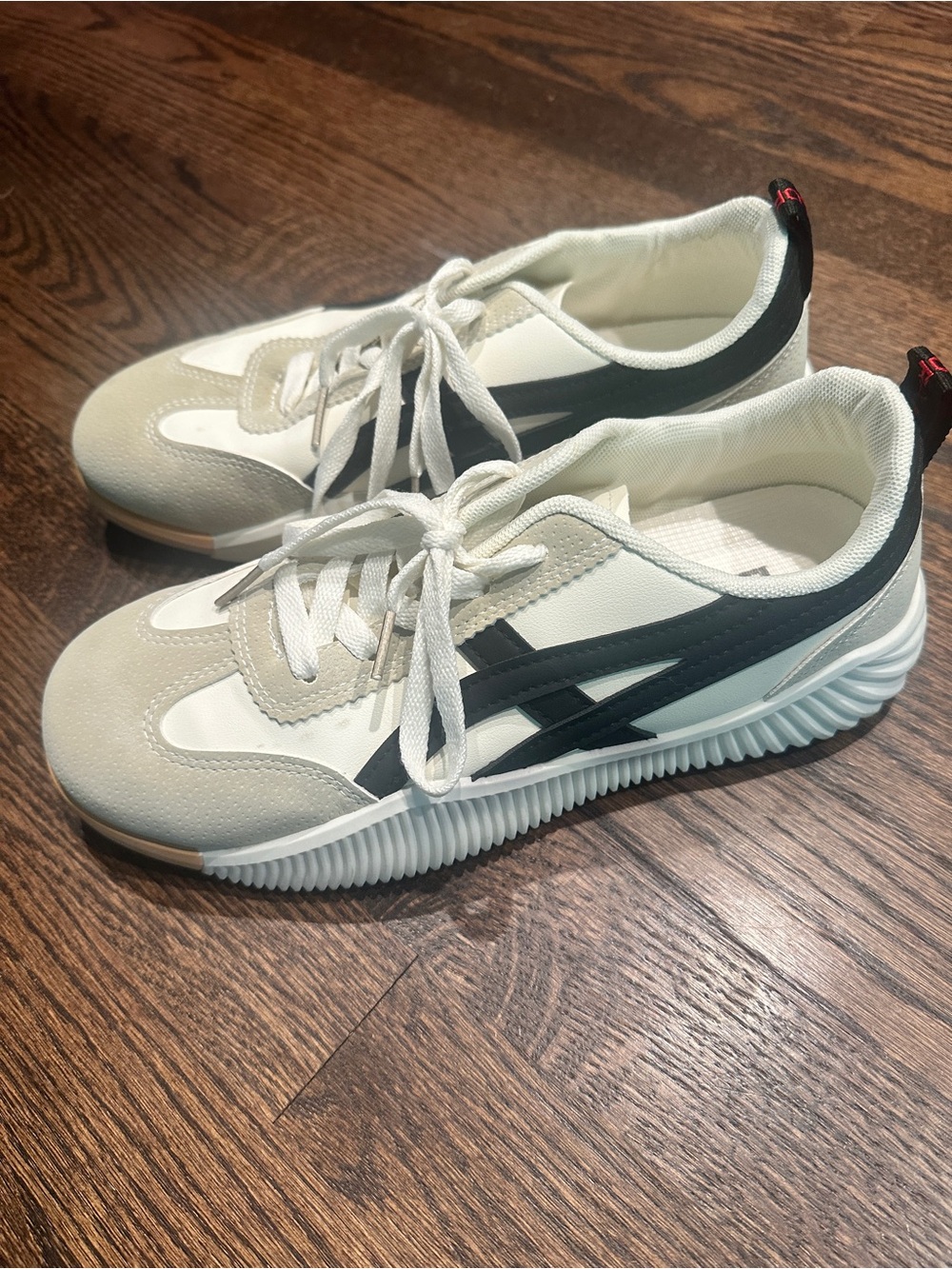 White and Black Women's Casual Sneakers - Stylish Everyday Comfort